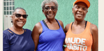 Conheça o projeto Tecendo Proteção, que está promovendo mais cuidado com as pessoas idosas nas comunidades